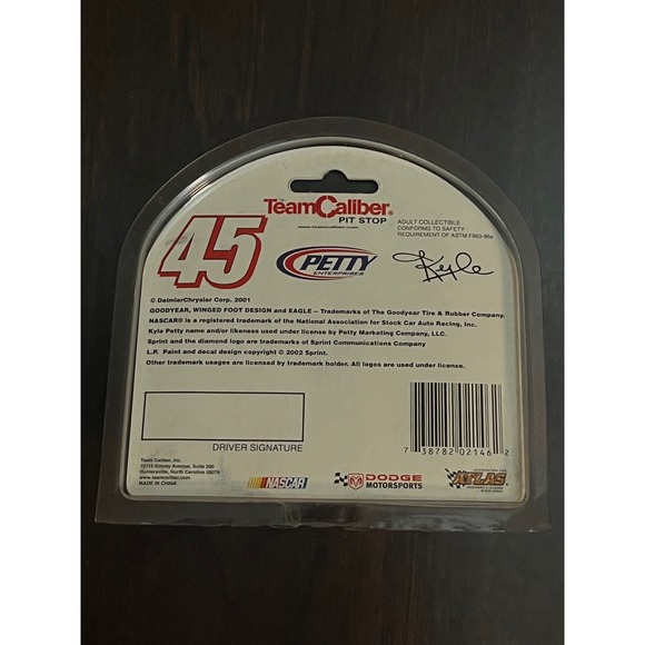 Team Caliber 45 Sprint 2002 Edition Kyle Petty Diecast Car 164 Scale - Picture 3 of 3